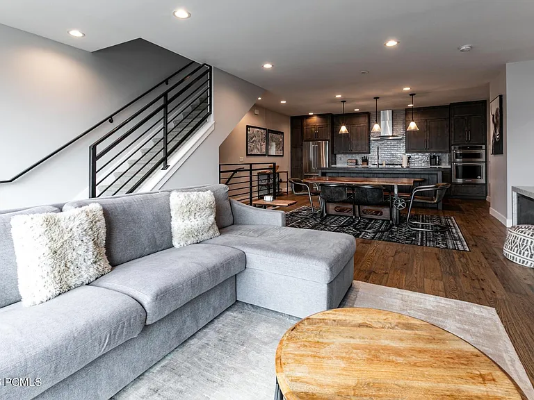 765 E Miner Way — Photo 11
