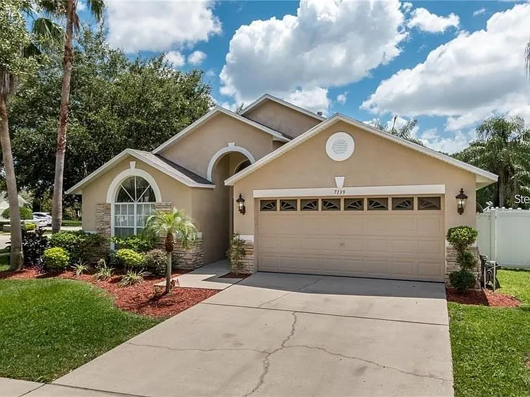 7139 Colony Pointe Dr — Photo 2