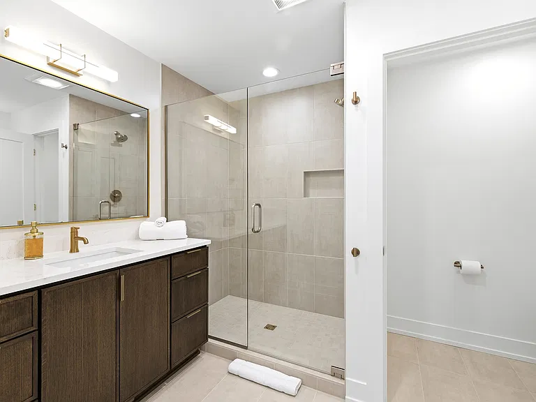 16009 Goodwin Ave #9 — Photo 20