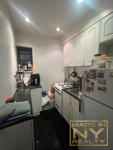 171 E 77th St #3F Photo 1 171 E 77th St #3F Photo 1