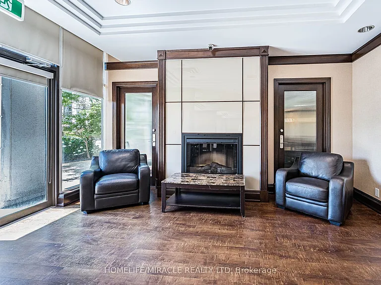 18 Harding Blvd #121 — Photo 39