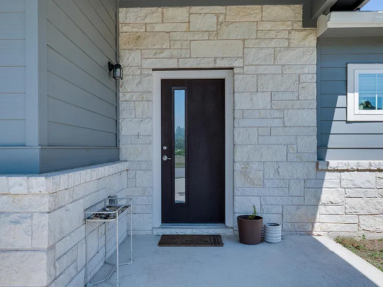 8801 Looksee Ln — Photo 4