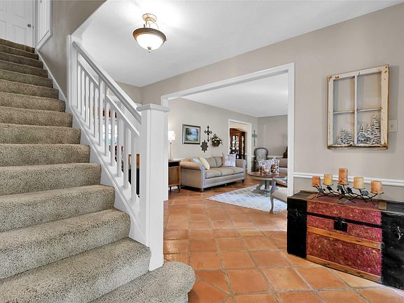 4th image of 2315 Silver Falls Dr