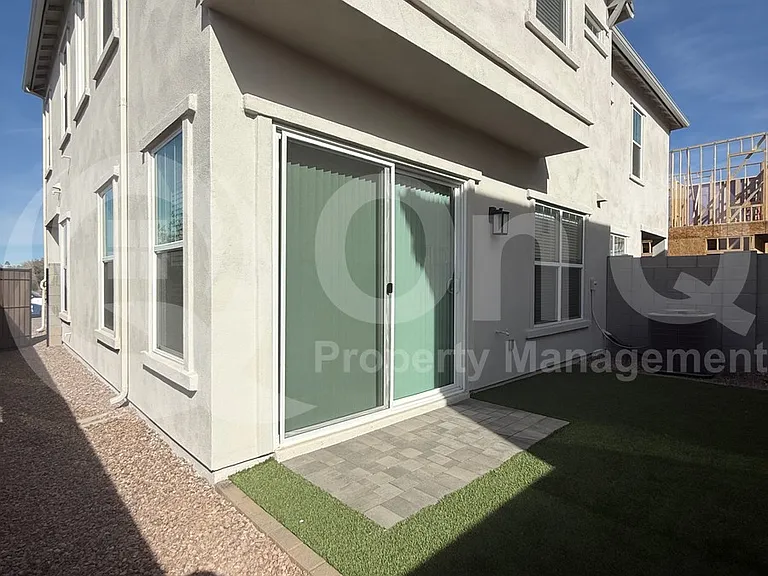 4911 E Village Dr — Photo 30