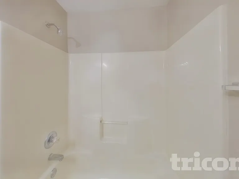 562 Chisolm Way — Photo 10