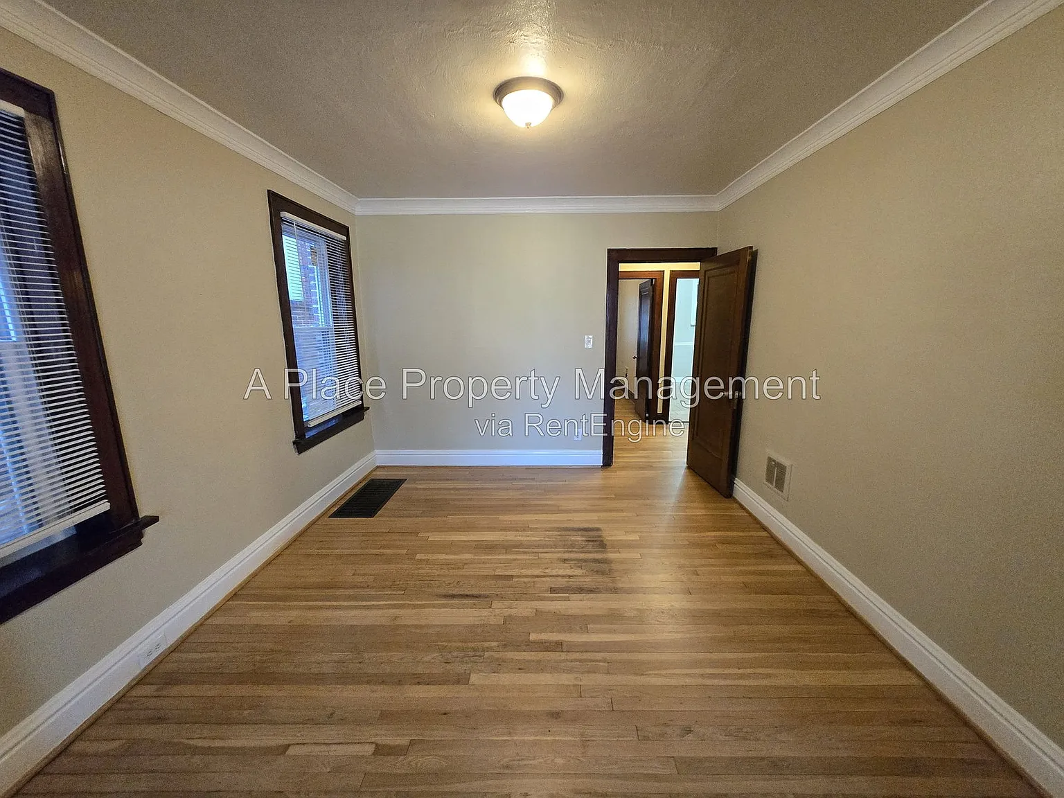 2 bed, 1.0 bath, 987 sqft, $1,295 — Photo 4