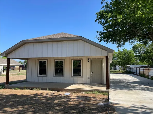 1115 Remington St, Graham, TX 76450