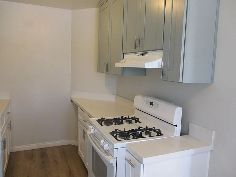 3854 Euclid Ave — Photo 5