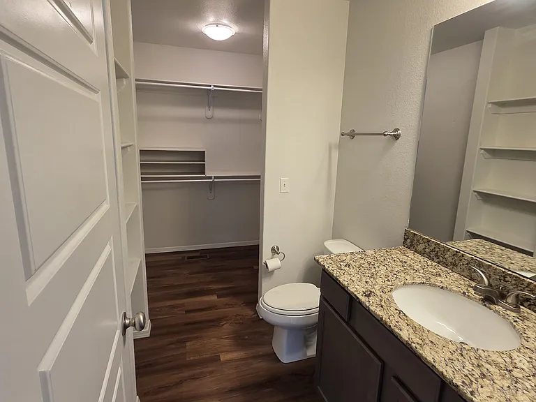 272 S Rolling Woods Way — Photo 17