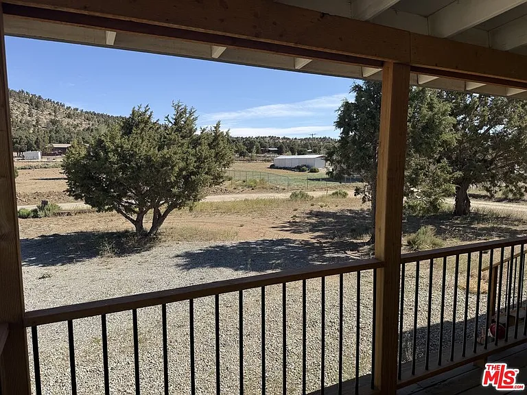 47041 Old Pioneer Town Rd — Photo 8