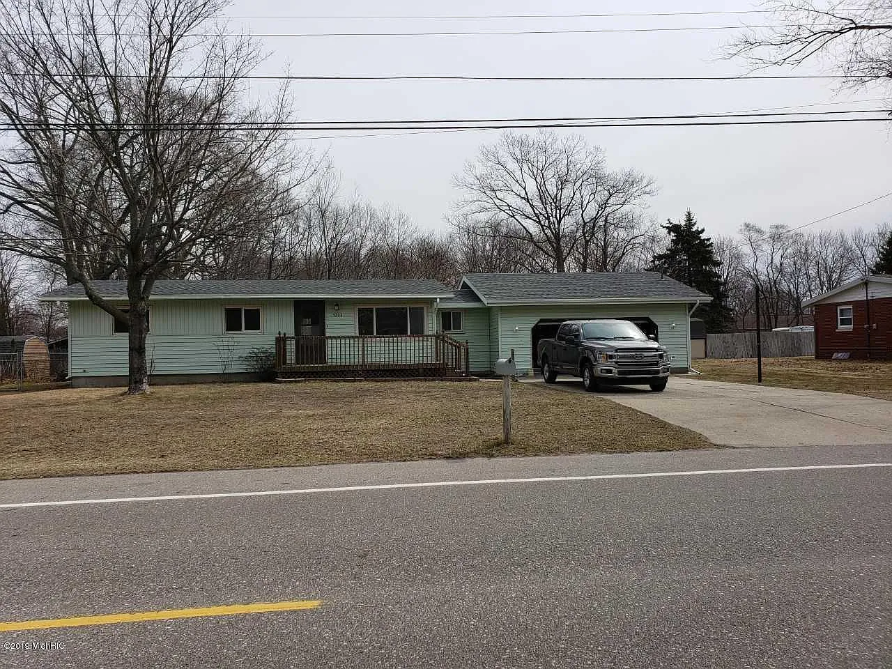 3204 Leon St photo 1