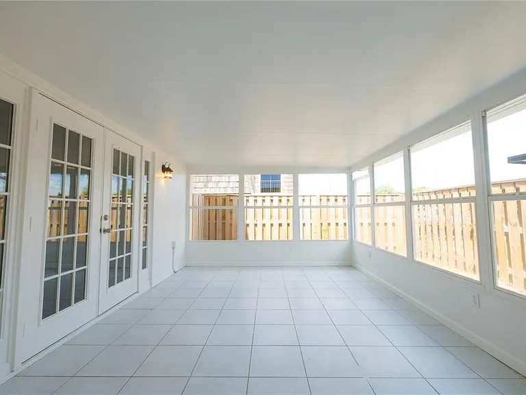 2947 Poplar Ave — Photo 9