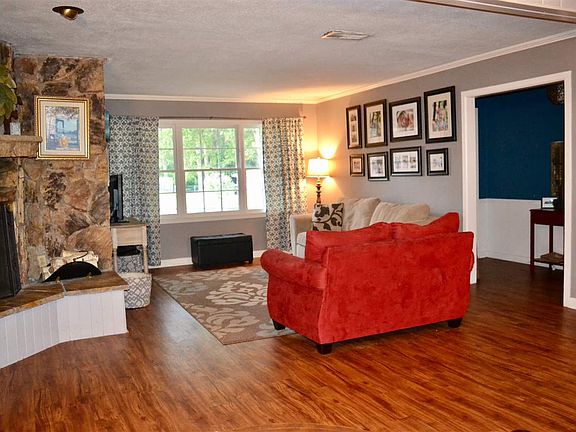2nd image of 408 Glenhaven Dr