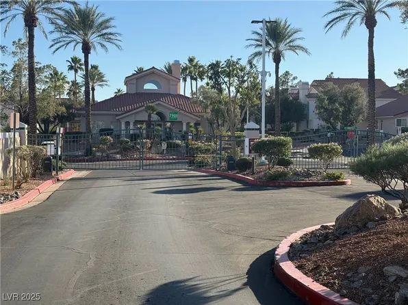 557 Yacht Harbor Dr, Las Vegas, NV 89145