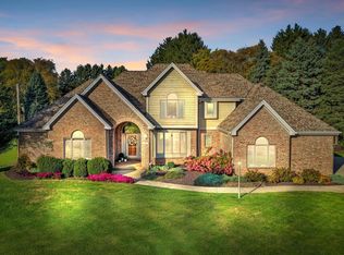 4 Lake Pointe Cir, Racine, WI 53402