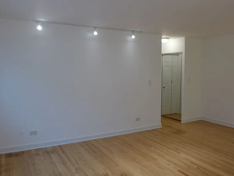 Winthrop Suites Apartments — Photo 6