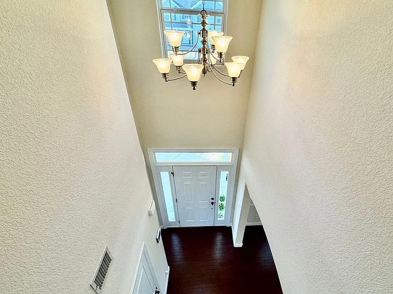 1532 Drumheller Dr — Photo 9