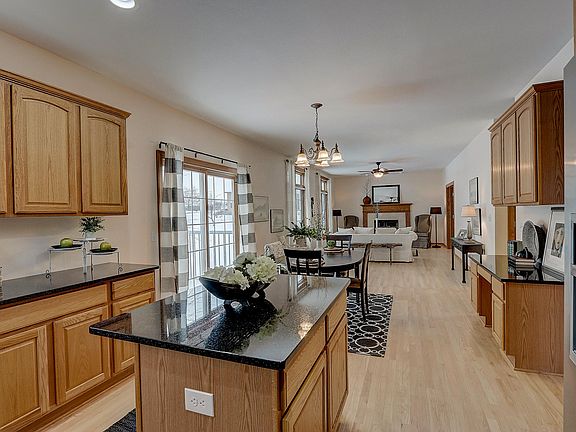 4th image of 536 Majestic View Ln