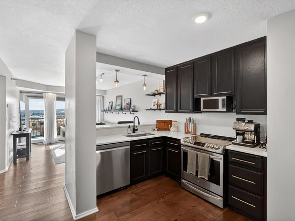 300 Walnut St Unit 604, Des Moines, IA 50309