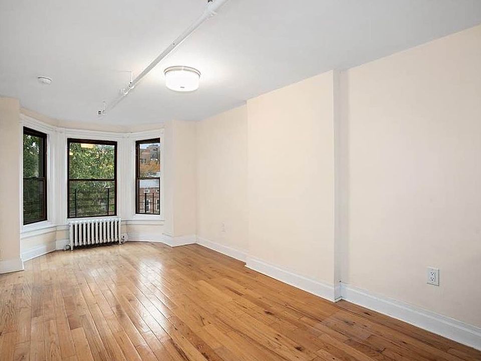1st image of 416A Lafayette Ave APT 2