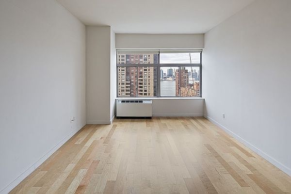1st image of 90 Washington St APT 10S