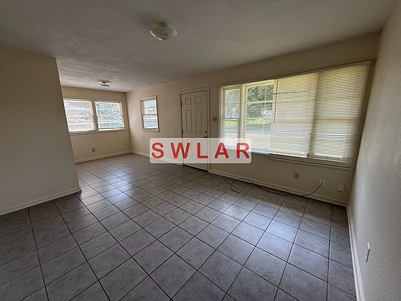 4th image of 3542 Monroe St