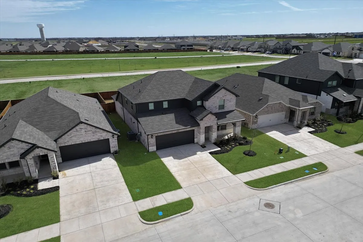 4 bed, 3100 sqft, $4,000 — Photo 3