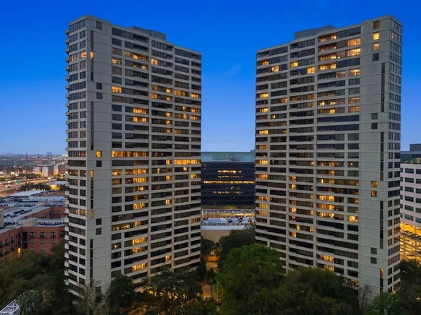 15 Greenway Plz Unit 25J, Houston, TX 77046