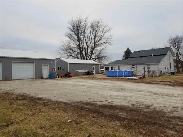 2801 Burlington St, Columbus City, IA 52737