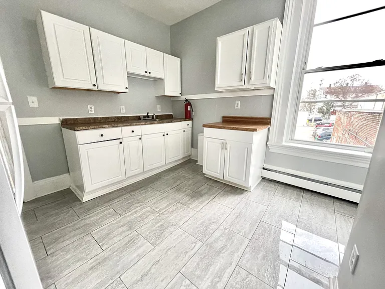 24 E Washington Ave #2 — Photo 3