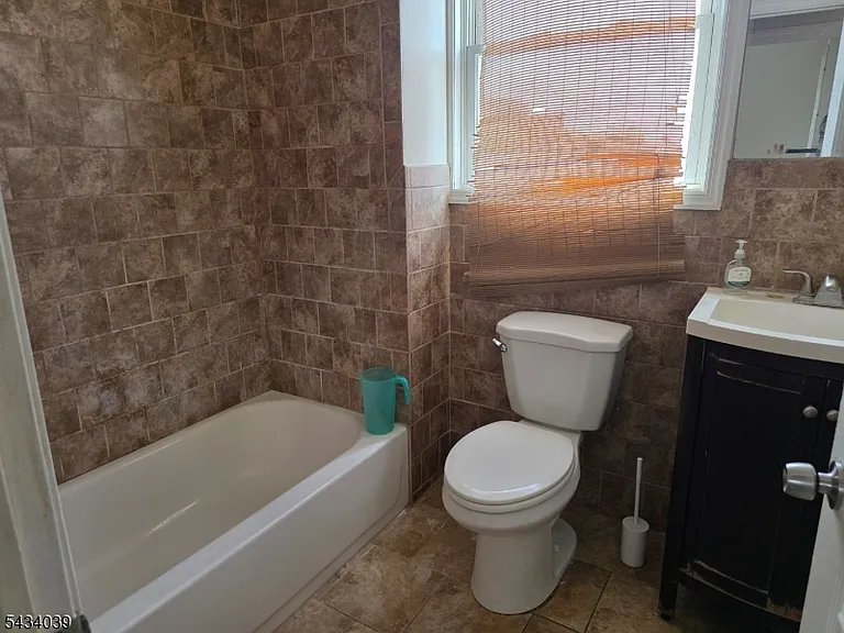 426 Tompkins St #1 — Photo 16