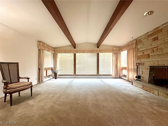 5th image of 442 Bonnie Brae Ave