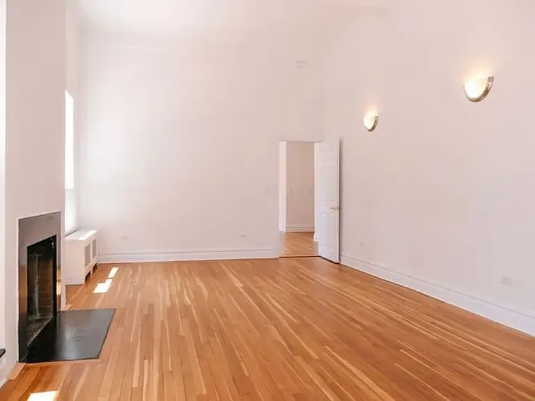 405 E 54th St #PHAF — Photo 9