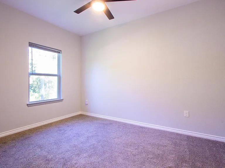 15629 Holly Dr — Photo 12