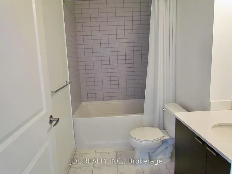 35 Hayden St #915 — Photo 7