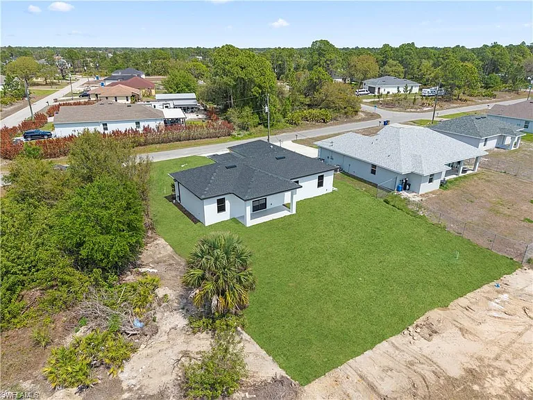 2705 Darlene Pl — Photo 32