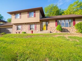 4009 Sally Dr NE, Cedar Rapids, IA 52402