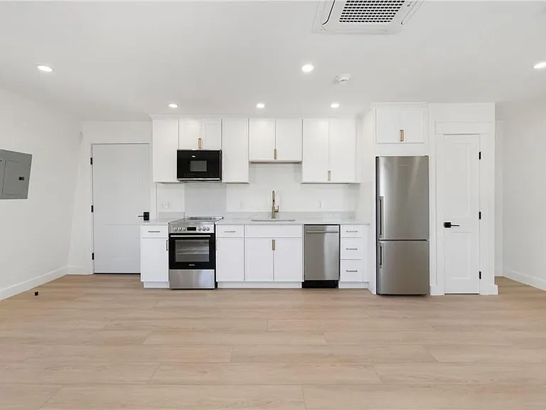 3 Melrose St #3 — Photo 6