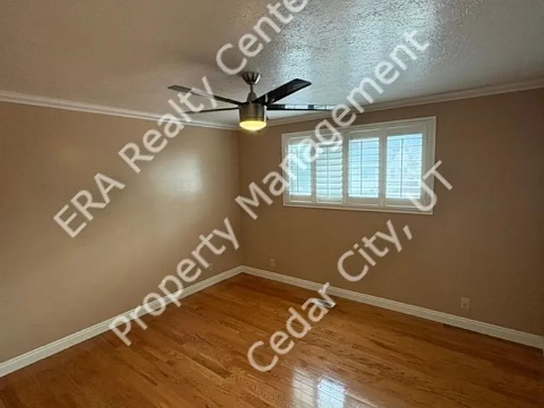 563 S 940 W — Photo 18