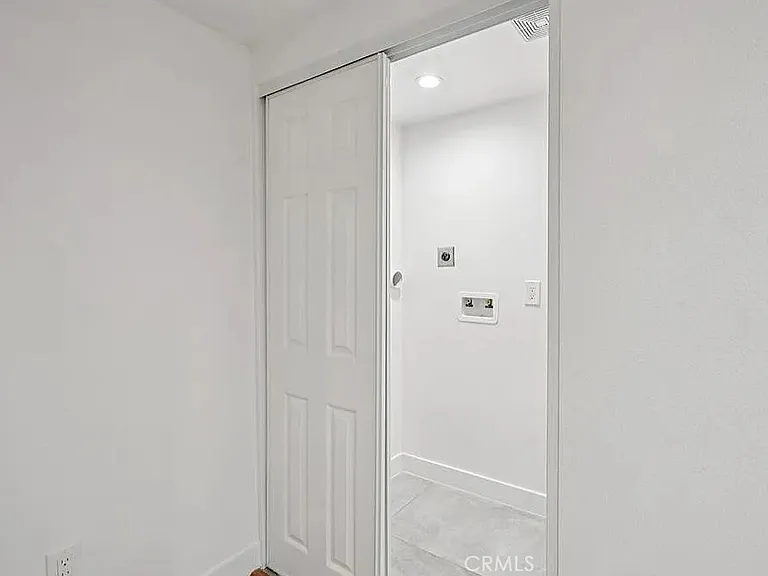 10422 1/2 Graham Ave — Photo 20