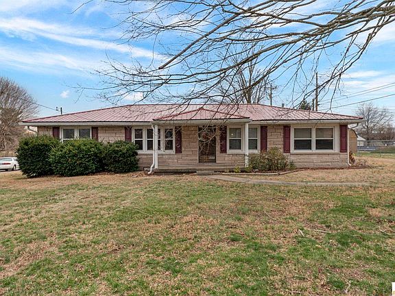 3rd image of 555 Old Edmonton Rd #1