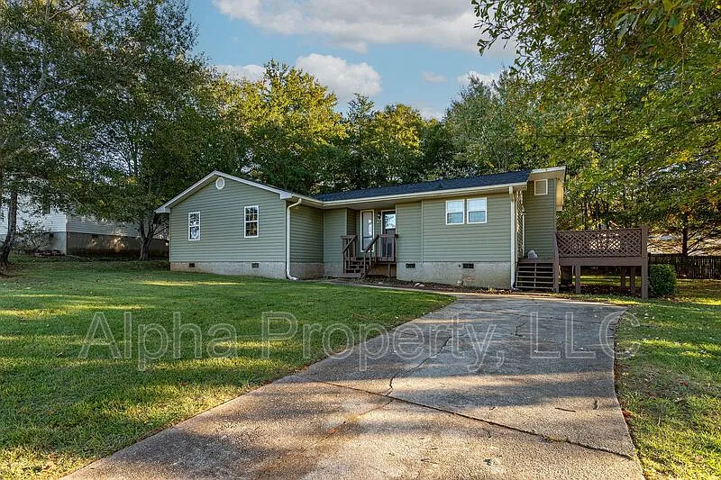 3 bed, 1.5 bath, 1191 sqft, $1,400 — Photo 2