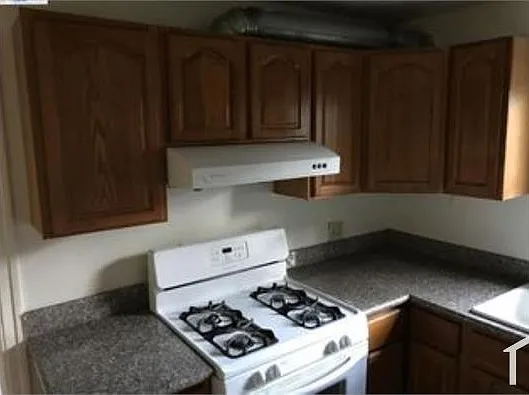 3 bed, $2,600 — Photo 3