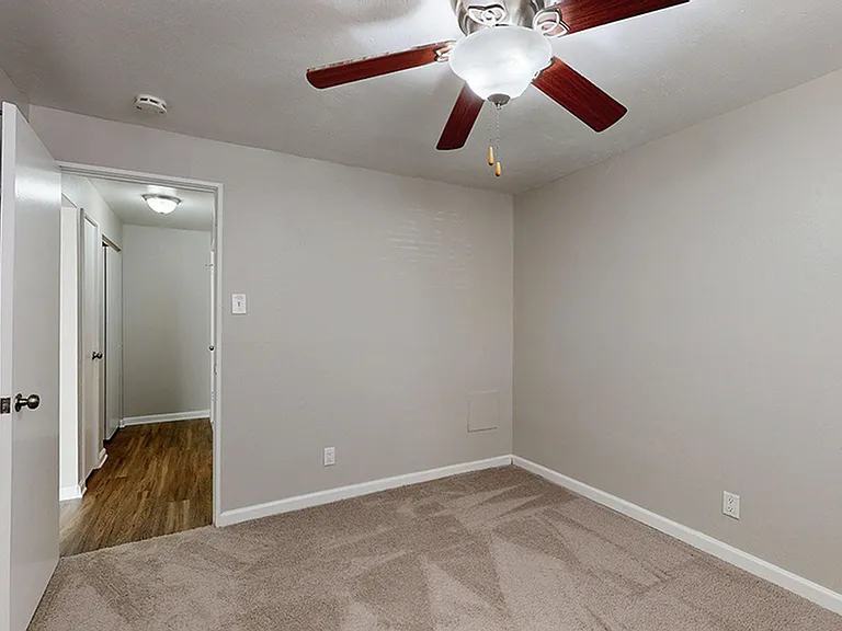 wh_scandia_unit9990-1_550sf_bedroom2_1200.675 wh_scandia_unit9990-1_550sf_bedroom2_1200.675