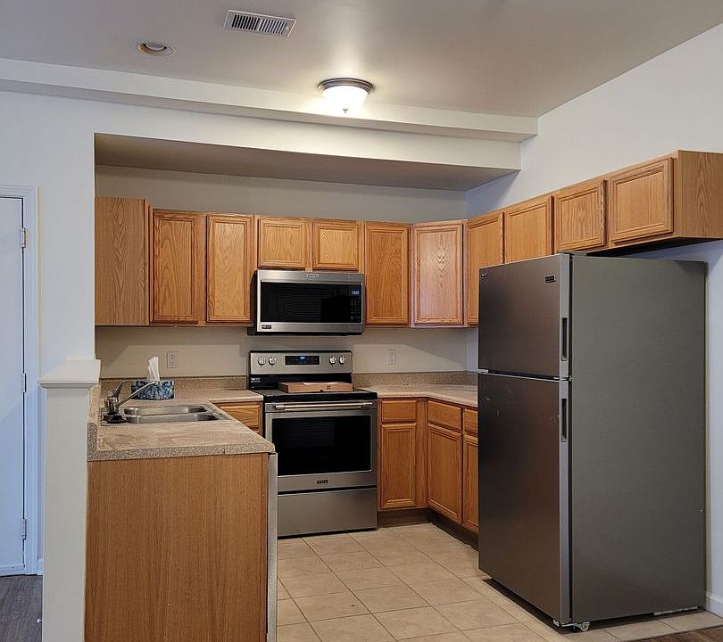 1st image of 630 Bassett Dr APT 1D