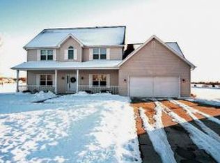 5323 Leonard Point Rd, Omro, WI 54963