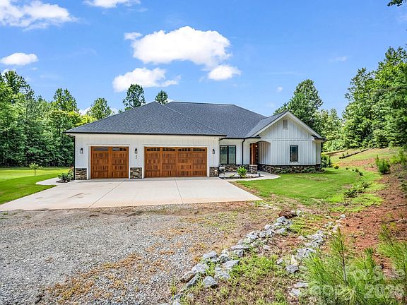 2nd image of 21 Rock Ridge Rd