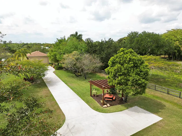 10735 Lantana Rd — Photo 40