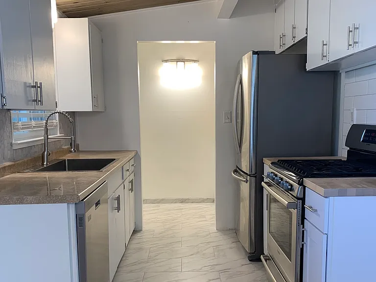 760 Rosemont Ave #1 — Photo 3