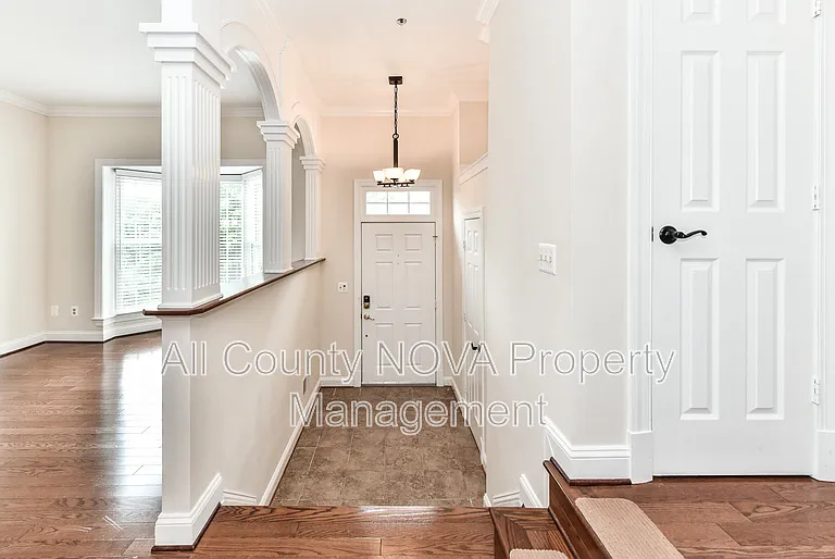 6006 Kelsey Ct — Photo 2